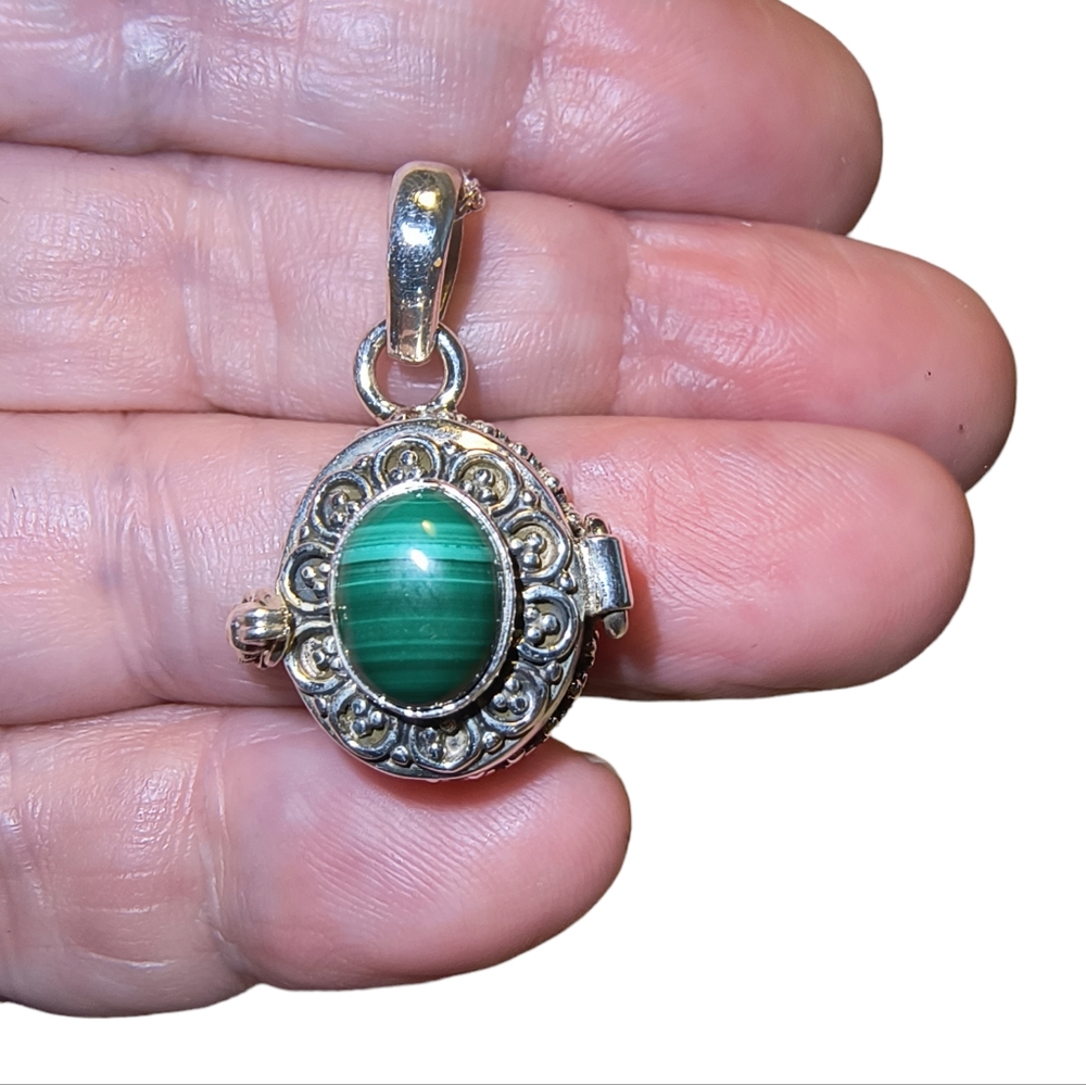 Natural Malachite & Sterling Silver Artisan Poison Box Necklace Brand New - Picture 7 of 9